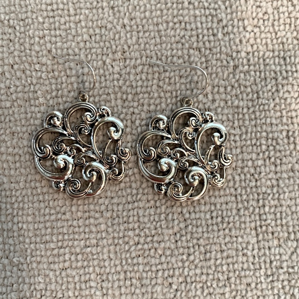 Silver dangling earrings